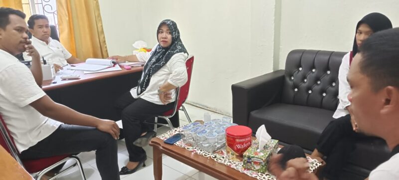 Panwascam Batupoaro berkunjung di Kantor Lurah Lanto, Rabu (4/1/2023).
