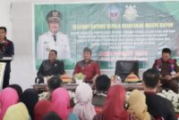 Kepala Kejaksaan Negeri (Kajari) Buton, Gunawan Wisnu Murdiyanto, saat memberikan sosialisasi program jaksa sahabat guru, di Gedung Wisata, Kabupaten Buton Selatan, Kamis (24/10/2024)