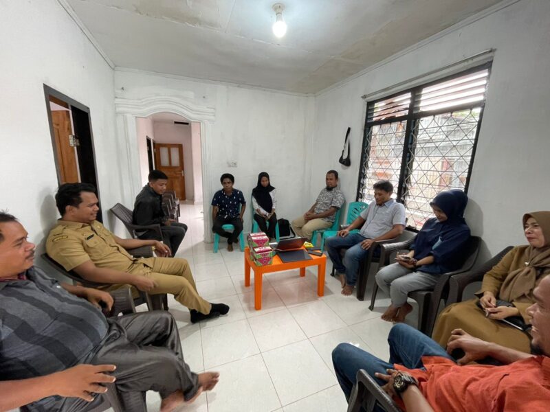 Panwascam Batupoaro saat rapat koordinasi internal, Senin (12/12/2022).