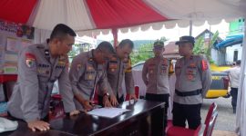 Tim Pengawasan Operasi (Wasops) Polda Sultra, saat mengunjungi Pos Pengamanan Operasi Lilin Anoa di Wilayah hukum Polres Buton. 