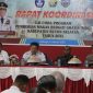 Pj. Bupati Buton Selatan, Ridwan Badallah, saat memimpin rapat koordinasi untuk persiapan uji coba program pemberian makan bergizi gratis (MBG). 
