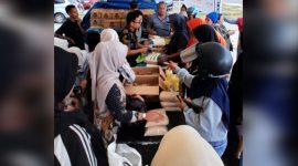 Warga antusias datang di Pasar murah yang digelar Pemerintah Kabupaten Buton Selatan, Kamis (27/2/2025) 